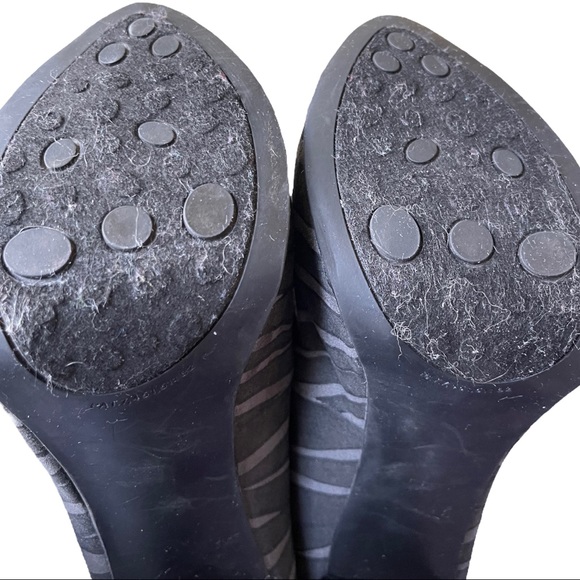 CARLOS by CARLOS SANTANA - - Picture 9 of 10